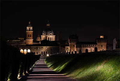 Mantova tra suggestioni e curiosità sul far della sera